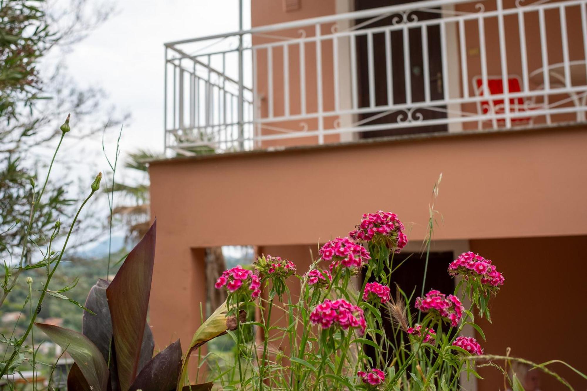 Kokkini Peach House Apartment Kokkínion Екстериор снимка